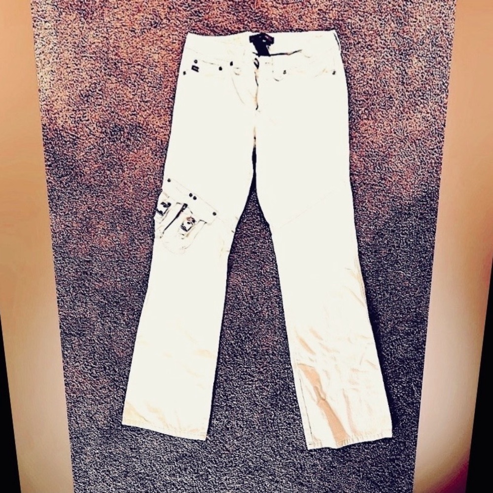 BCBG MaxAzria designer white cream flared jeans w/buckle design size 6 Vintage